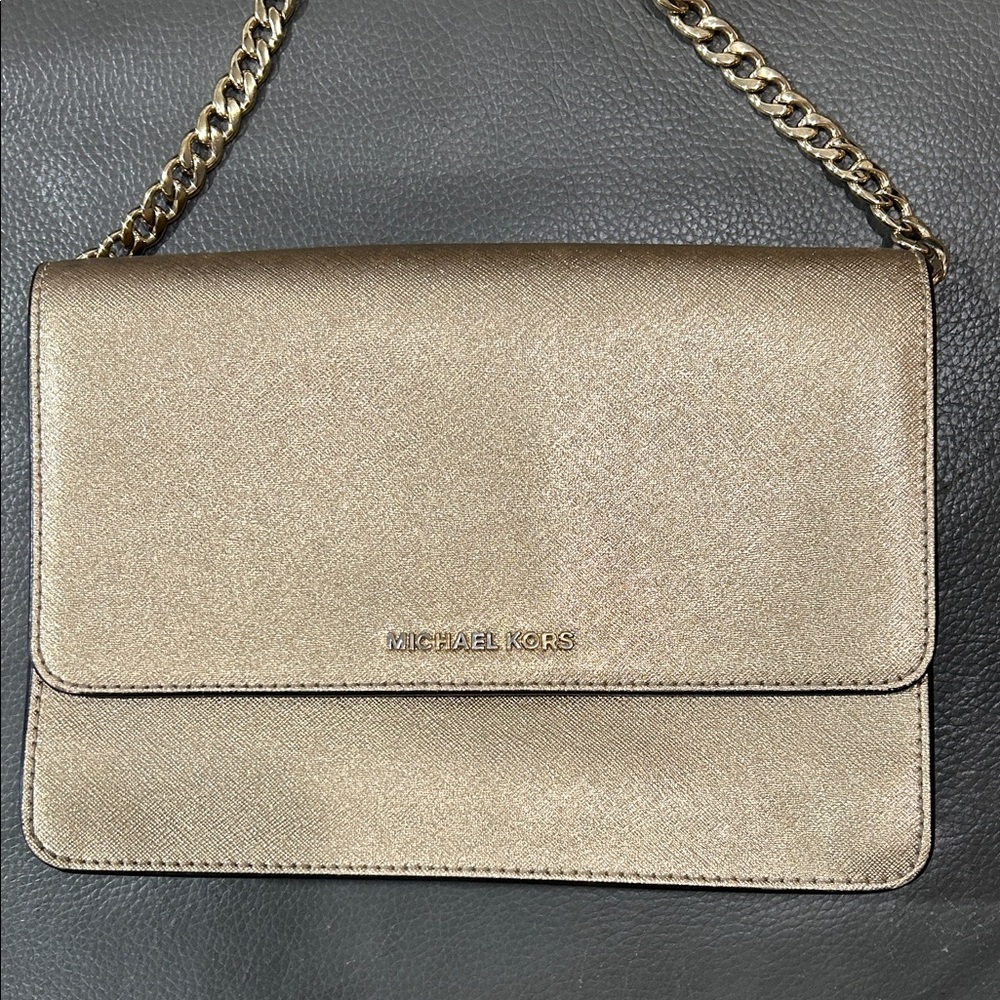 Michael Kors Jet Set Gold Crossbody Bag, PRISTINE CONDITION (dimensions 9.5”x7”) - Picture 2 of 16